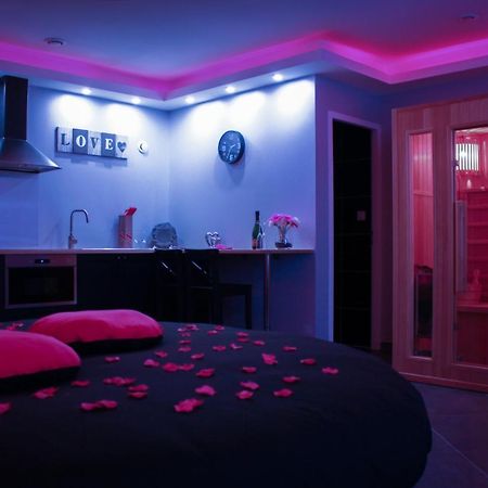 Nuit Vip Spa Sauna Privatif Le Rove Εξωτερικό φωτογραφία