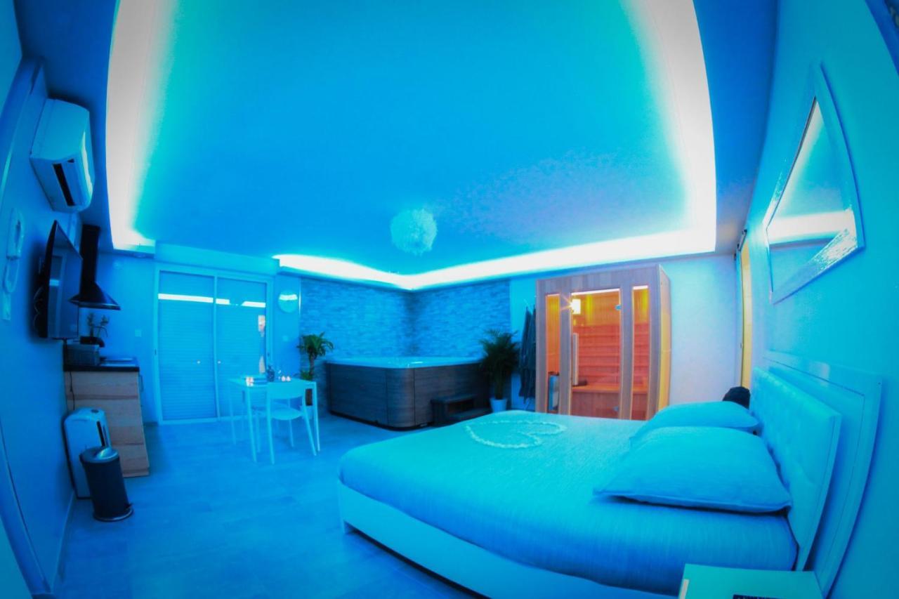 Nuit Vip Spa Sauna Privatif Le Rove Εξωτερικό φωτογραφία