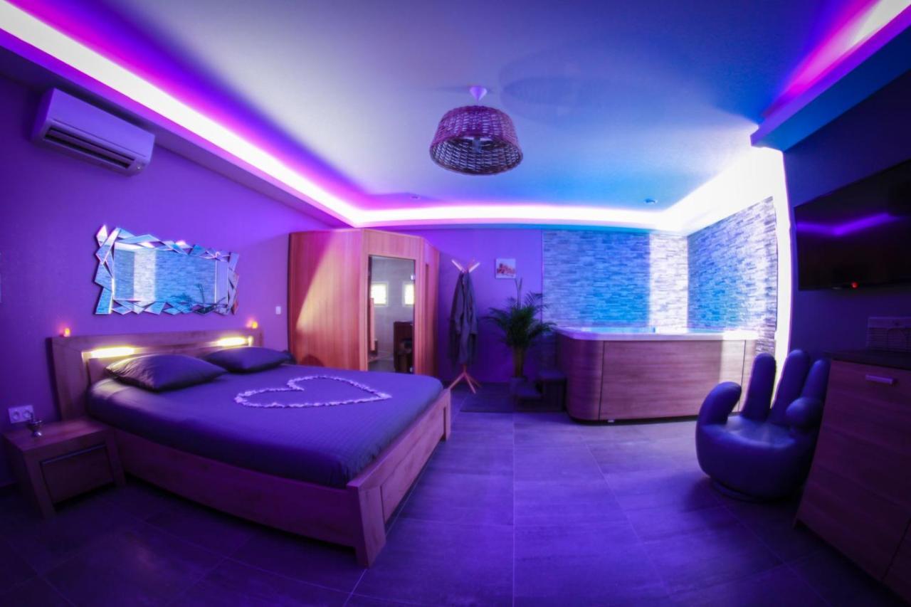 Nuit Vip Spa Sauna Privatif Le Rove Εξωτερικό φωτογραφία